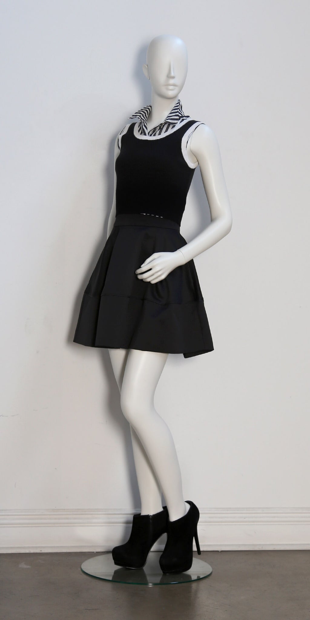 Contempo Female Fashion Mannequin w/ Abstract Head CONT-F2