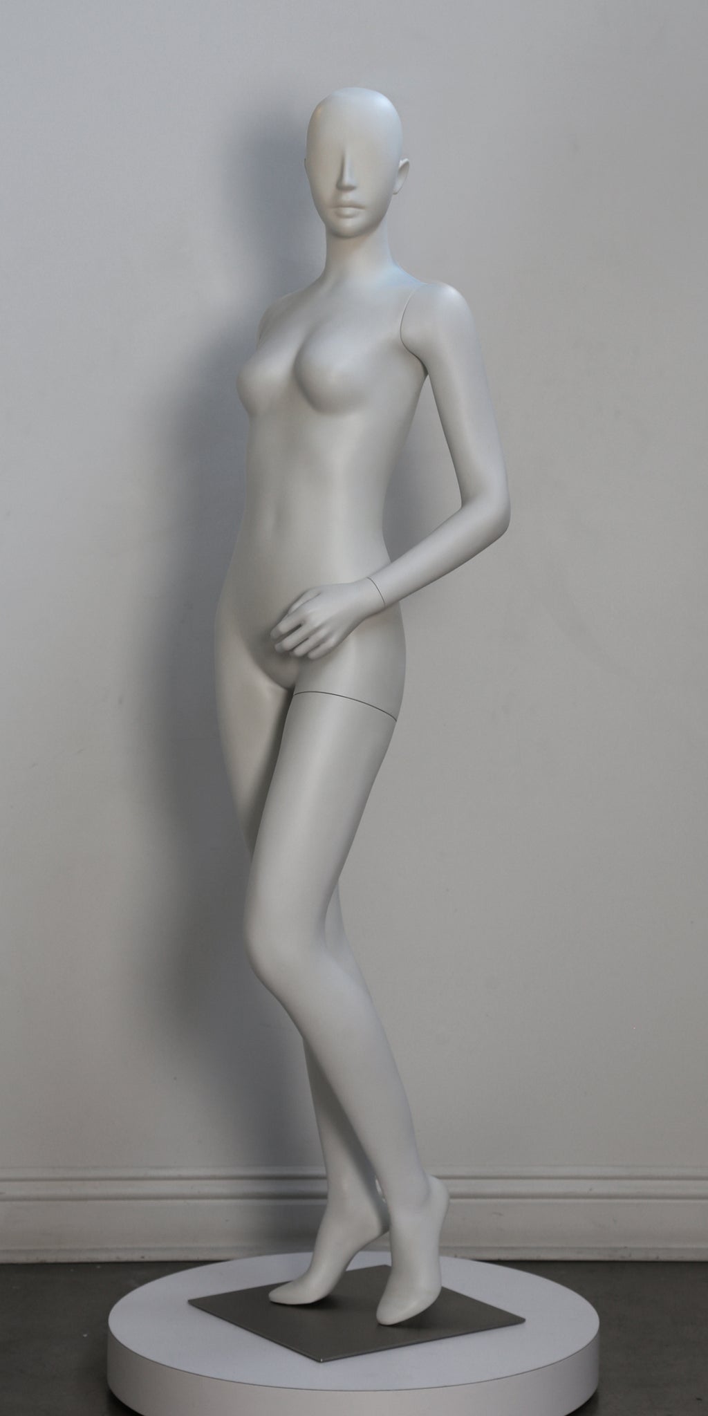 CONT-F2 - Fashion Female Mannequin, Abstract Head