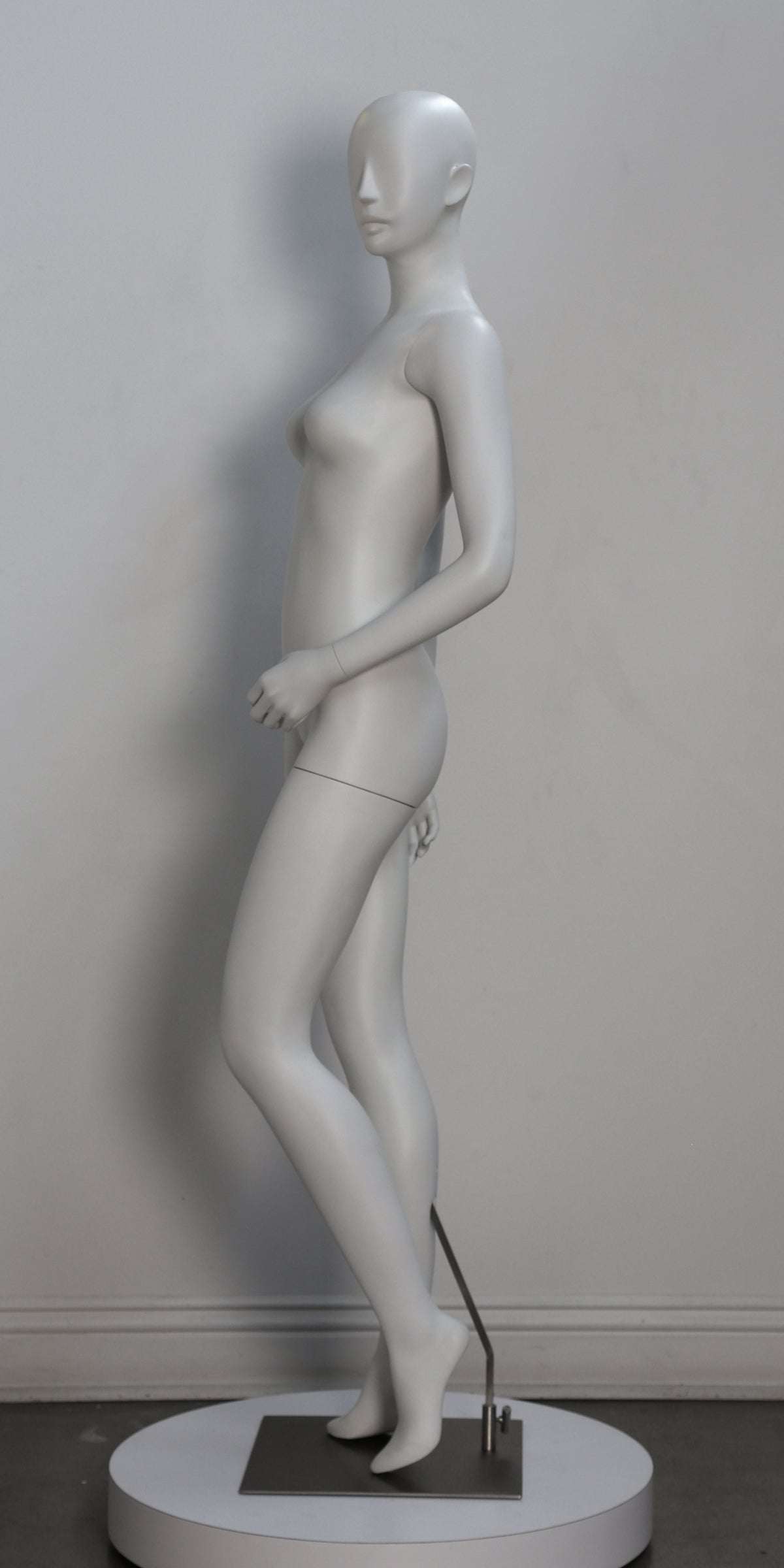 CONT-F2 - Fashion Female Mannequin, Abstract Head