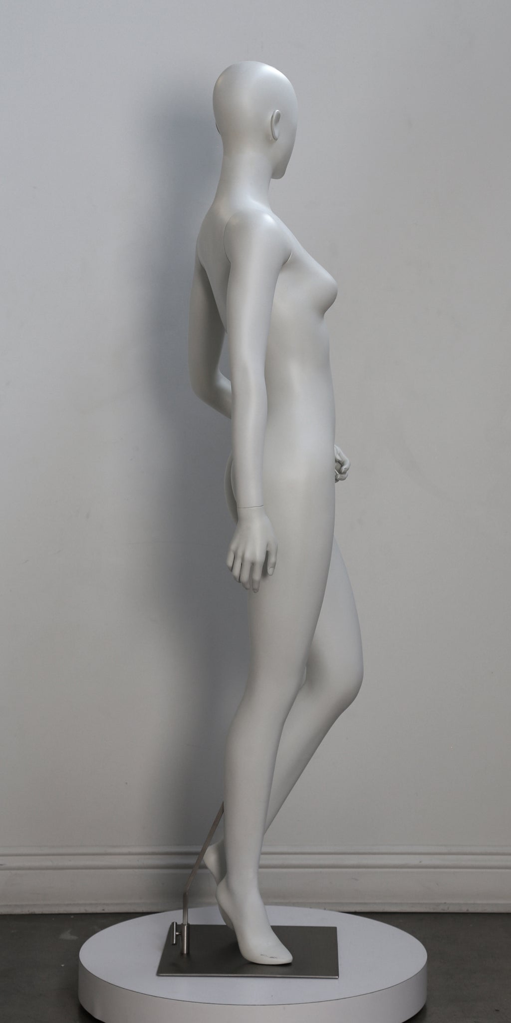 CONT-F2 - Fashion Female Mannequin, Abstract Head