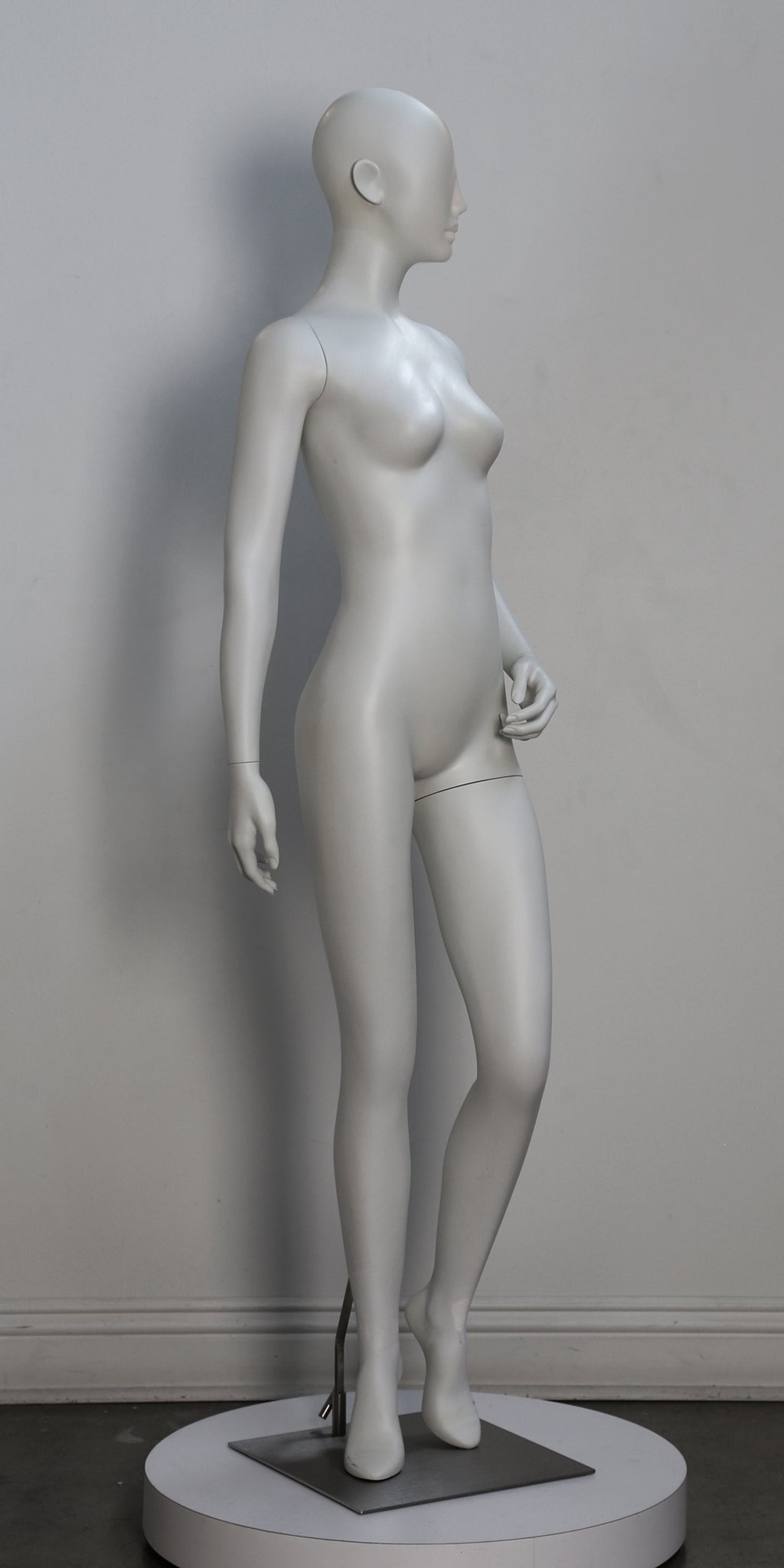 CONT-F2 - Fashion Female Mannequin, Abstract Head