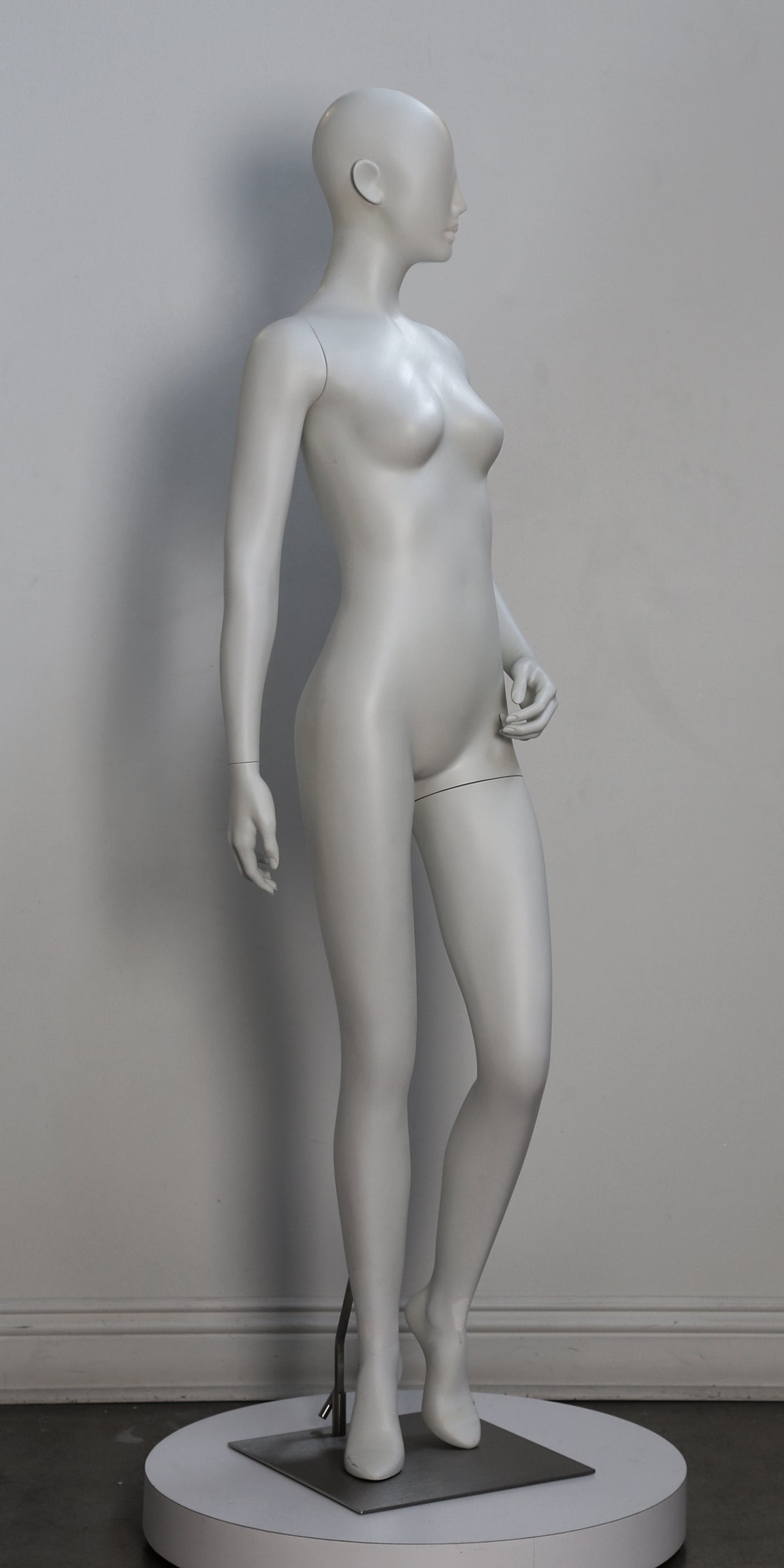 CONT-F2 - Fashion Female Mannequin, Abstract Head
