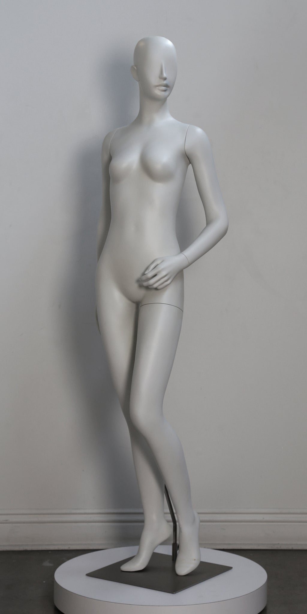 CONT-F2 - Fashion Female Mannequin, Abstract Head